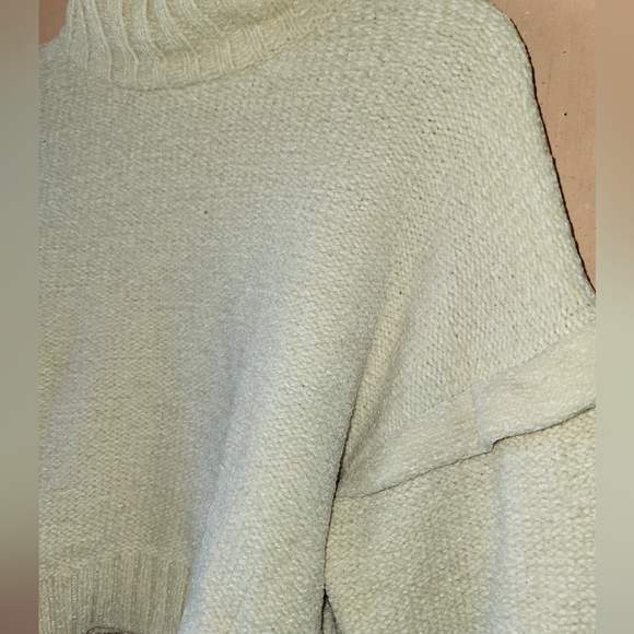 Urban Outfitters Daria Double Take Chenille Sweater Crop - Picture 3 of 5